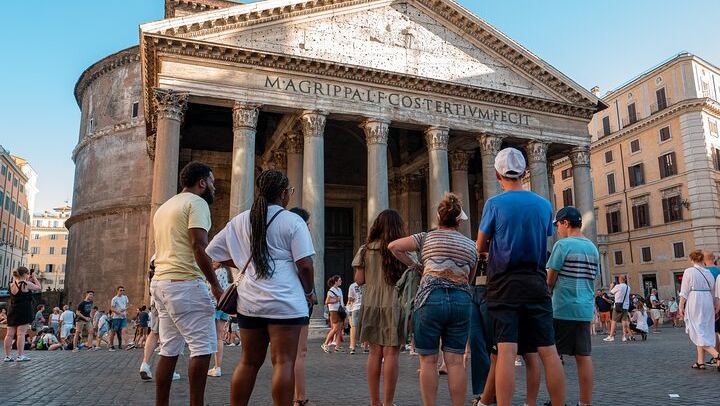 Admire the Pantheon from outside