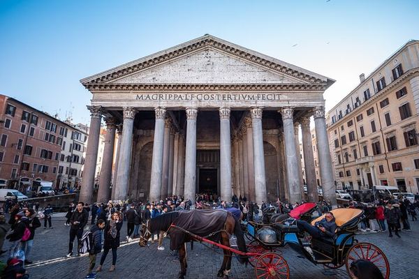 Pantheon Elite Tour: 50 to 60 Minutes with a Native-Speaking Guide