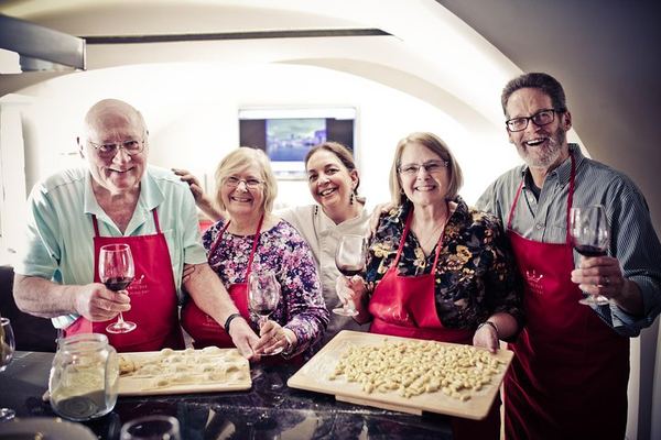 Learn to Judge the Ingredient: Market Shop and Roman Class