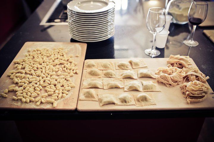 Authentic Roman Cooking Class & Market Experience