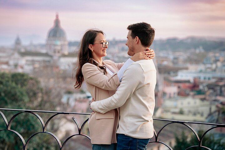 Breathtaking panoramic view from Pincio Terrace – love above the rooftops of Rome