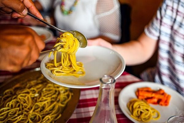 The Secret Dish: A Campo de' Fiori Food Tour, 8+ Tastings