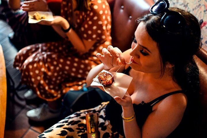 Campo de Fiori Rome Food Tour with 8+ Food Tastings & Wine