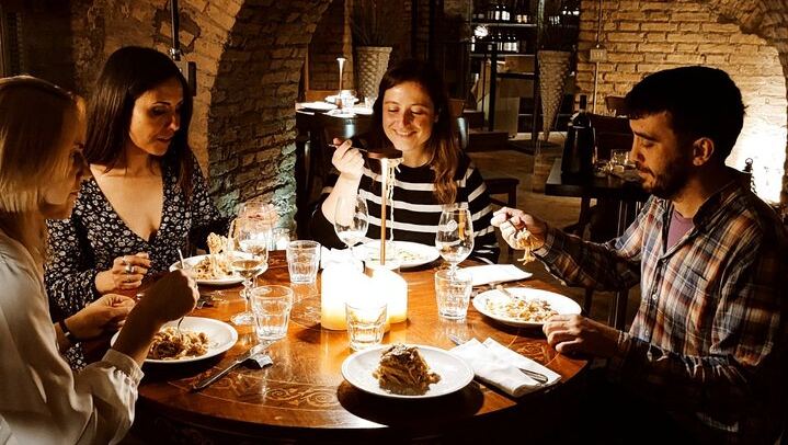 Candlelight wine tasting dinner rome ruins Pantheon