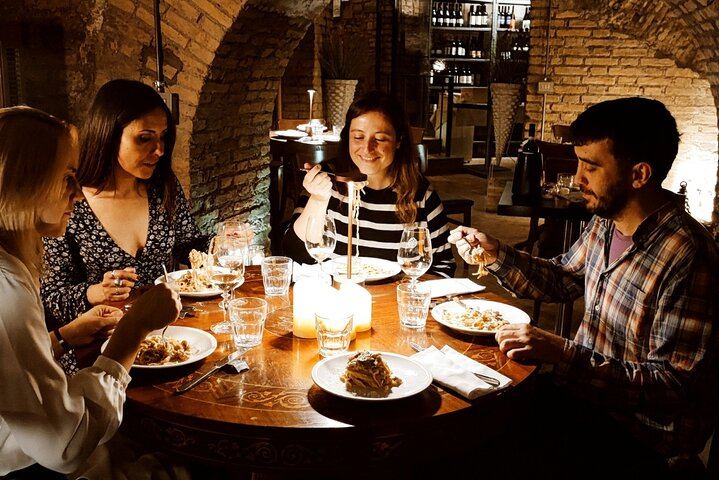 Candlelight wine tasting dinner rome ruins Pantheon