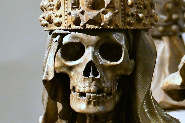 From the Capuchin Crypt to the Pantheon, Ending Inside the Rotunda