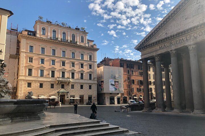 Caravaggio Art Walking Tour of Rome with Pantheon Visit