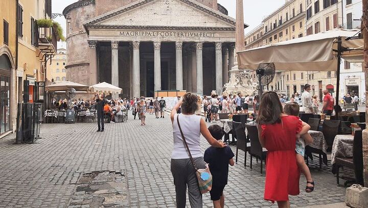 Castel Sant'Angelo Pantheon & Piazza Navona Tour for Kids and Families in Rome
