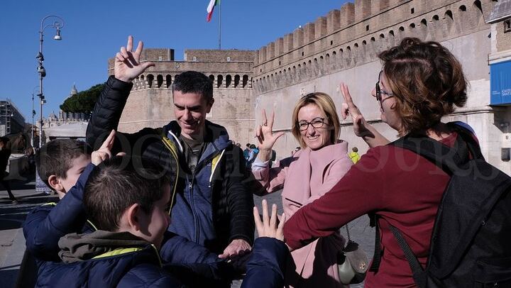 Castel Sant'Angelo Pantheon & Piazza Navona Tour for Kids and Families in Rome