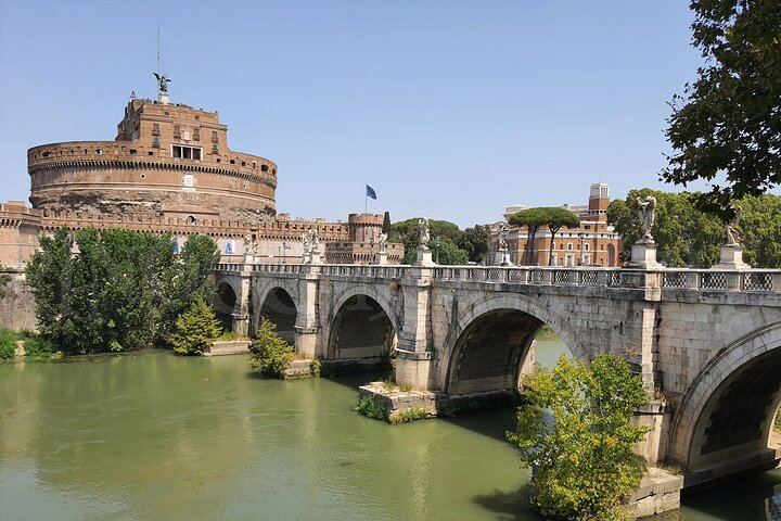 Castel Sant'Angelo Pantheon & Piazza Navona Tour for Kids and Families in Rome