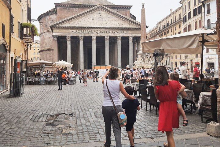 Castel Sant'Angelo Pantheon & Piazza Navona Tour for Kids and Families in Rome