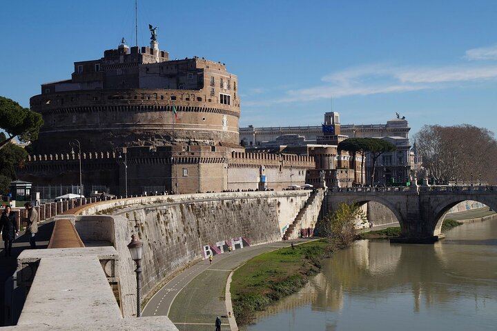 Castel Sant'Angelo: Skip-the-Line Live Guided Tour in Rome