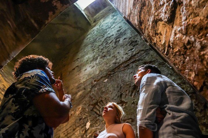 Le catacombe, dopo l'orario di chiusura, con le cripte dei Cappuccini (11/12)