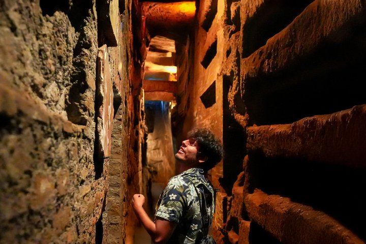 Le catacombe, dopo l'orario di chiusura, con le cripte dei Cappuccini (9/12)