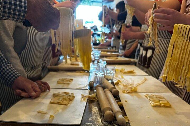Cooking Class 2 Hour Spanish Steps - Fettucine and Tiramisù