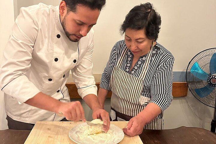 Cooking Class 2 Hour Spanish Steps - Fettucine and Tiramisù