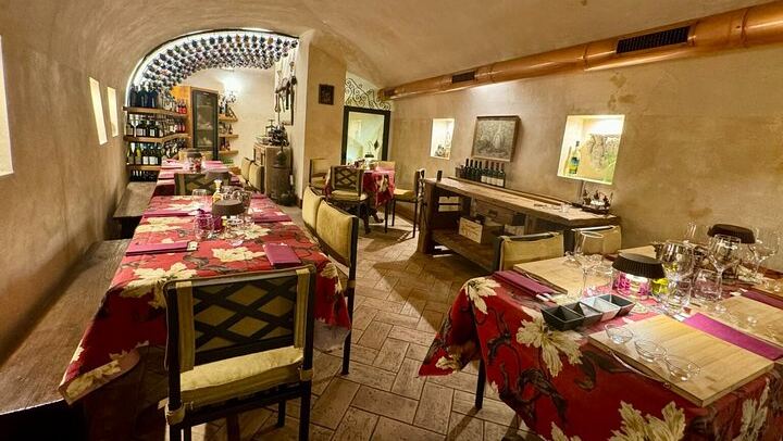 Exclusive Enogastronomy Tour Wine and food tasting