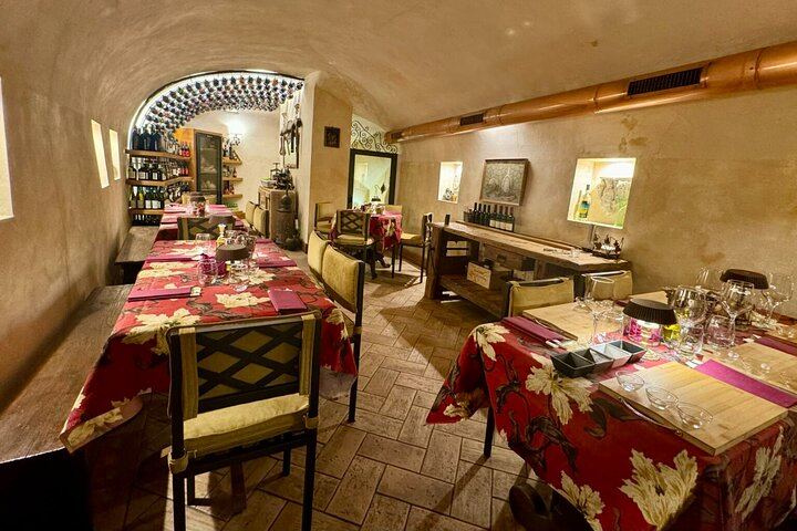 Exclusive Enogastronomy Tour Wine and food tasting