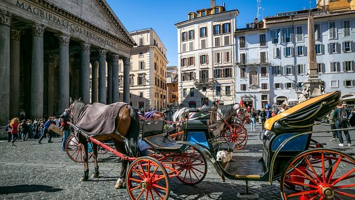 Exclusive Walking Tour of Rome - Trevi Fountain, Pantheon and Spanish Steps