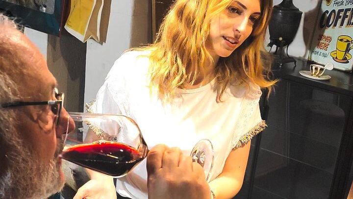 Expert art historians & wine connosseurs will guide you in the tasting