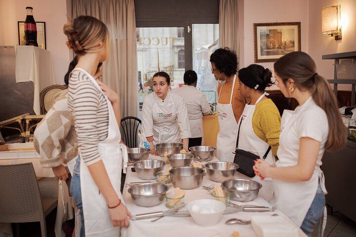 Gelato and Fettuccine Pasta Cooking Class in Rome Piazza Navona