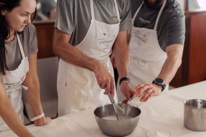 Gelato and Fettuccine Pasta Cooking Class in Rome Piazza Navona