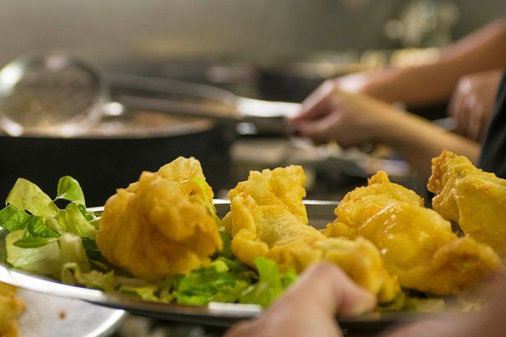 Half-Day Small Group Food and Wine Tasting Tour in Rome