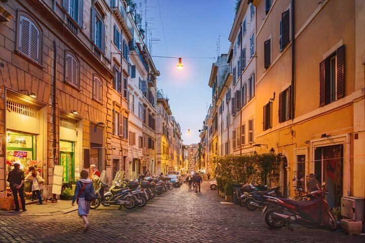 Haunted Rome & True Crime: Cenci Curse Exploration Game and Tour
