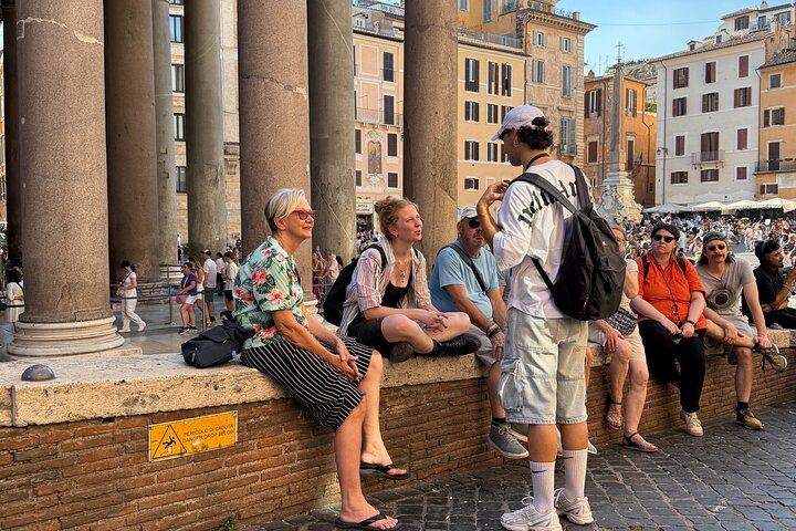 Historical Walking Tour in Rome City Center with Hidden Gems