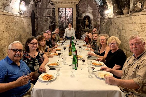 Jewish Ghetto Food Walk with Dinner among Roman Ruins