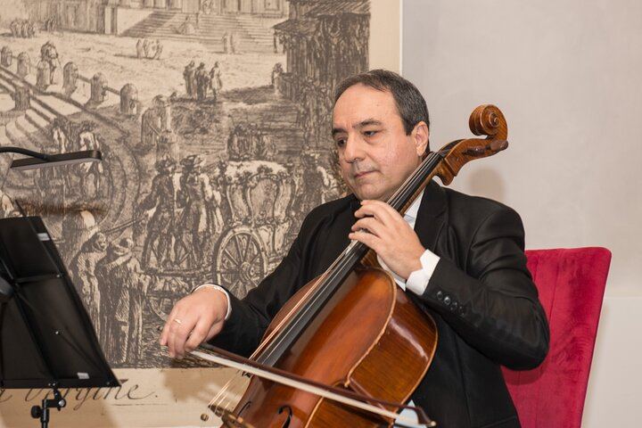 I Solisti di Opera Lirica di Roma: Violoncellista
