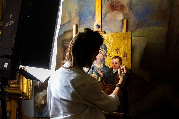 Caravaggio and the Restoration Lab That Cleaned the Madonna
