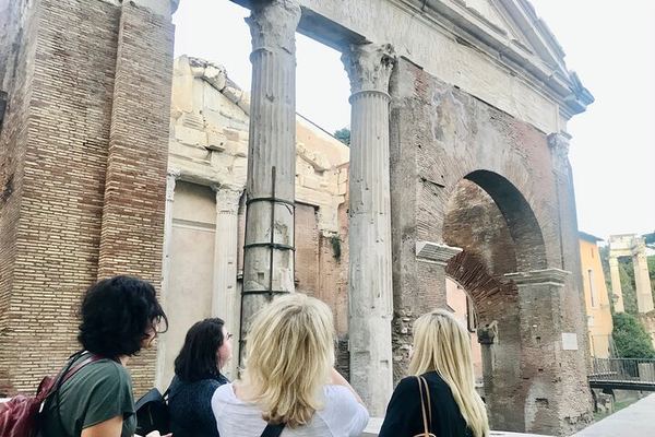 Eating in the Ghetto and Under Pompey's Theatre, Four Hours