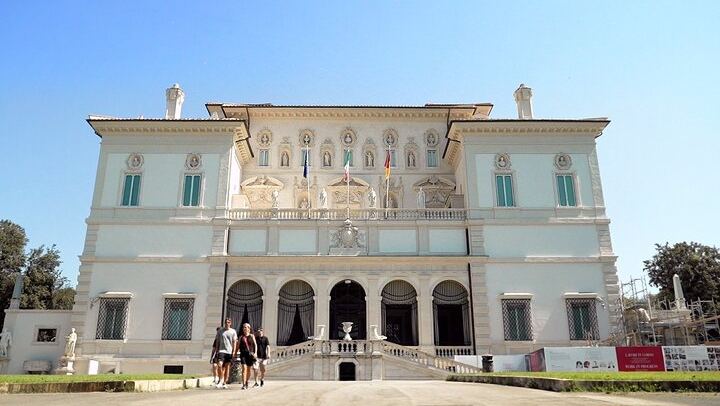 Join us on a guided tour of the Borghese Gallery featuring a collection over a 1000 artworks!