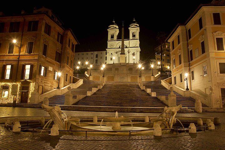 Night in Piazza di Spagna