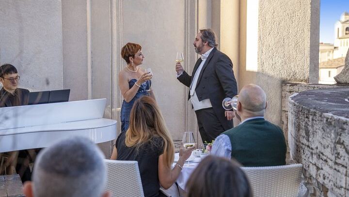 Open Air Opera Concert with Terrace aperitivo over Navona square