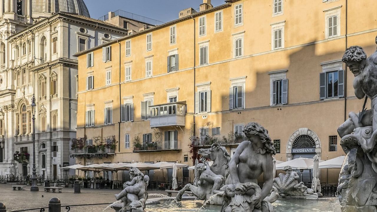 Palazzo Braschi: Caligula's Columns and a Lost St Peter's