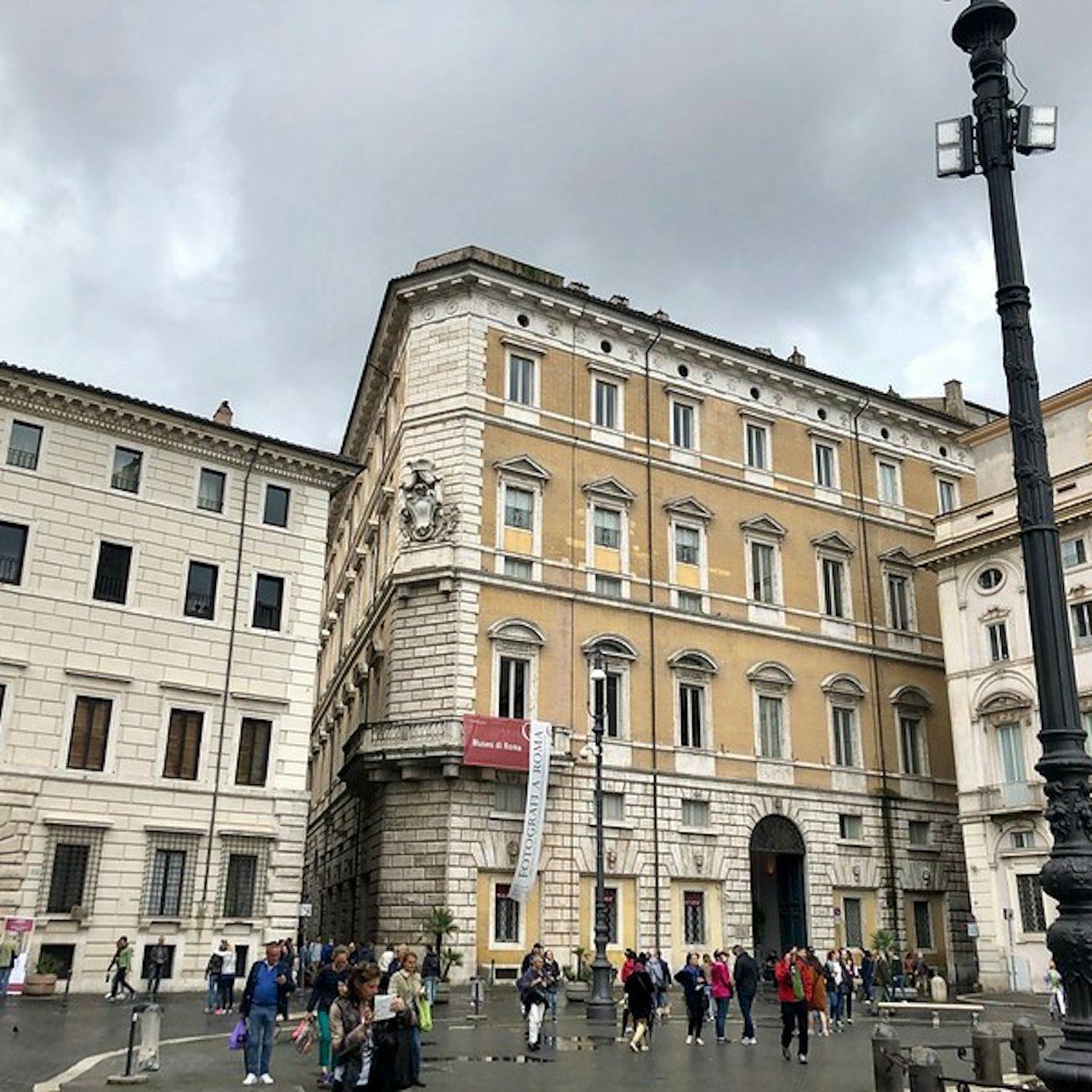 Palazzo Braschi: Caligula's Columns and a Lost St Peter's