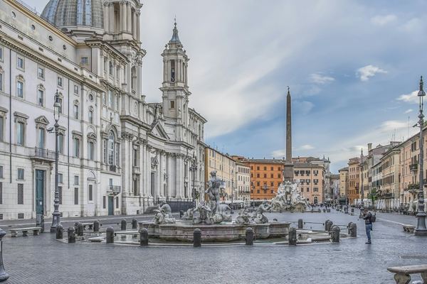 Palazzo Braschi: Caligula's Columns and a Lost St Peter's
