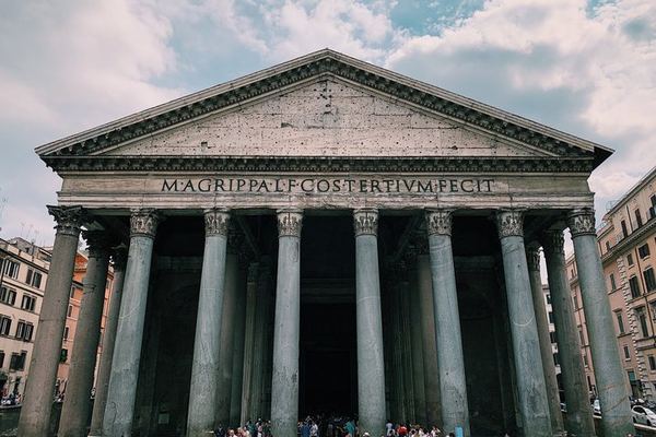 Pantheon Entry Ticket with a Web Guide That Starts Itself at Each Stop