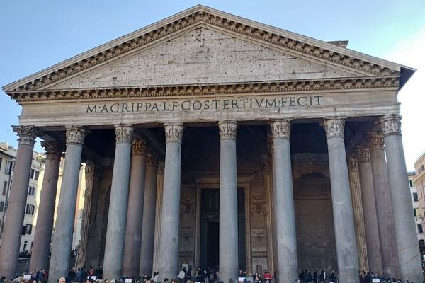 Underground Trevi and the Pantheon, Meeting at Tazza d'Oro