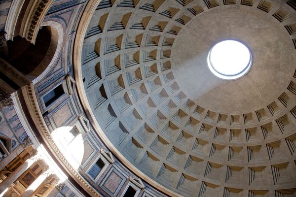 The Pantheon Oculus Light in Autumn: Where Rome's Sunbeam Goes When It Leaves the Floor