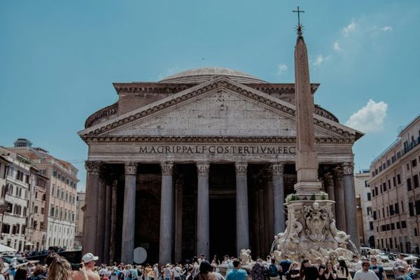 Pantheon Priority Entrance with a Non-Linear Interactive Audio Guide