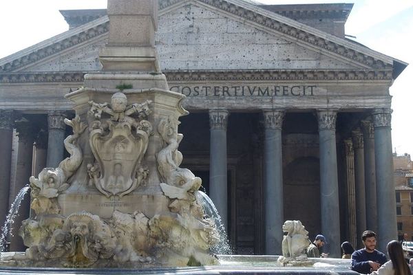 Pantheon and Sant'Ignazio: the Real Dome and the Painted One
