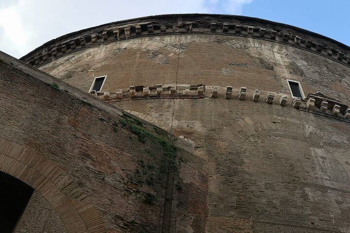 Pantheon: The Iconic Ancient Roman Temple – Semi-Private Tour
