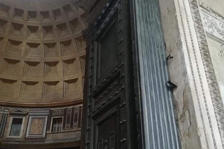 Pantheon: Tour with Archaeologist of the best preserved Roman work