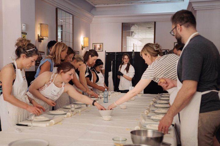 Pasta and Tiramisu Cooking Class in Rome, Piazza Navona