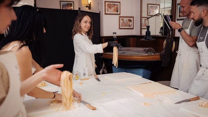 Pasta Cooking Class in Rome - Fettuccine Class in Piazza Navona