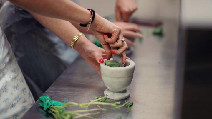 Pesto and Pasta Cooking Class in Rome City Center