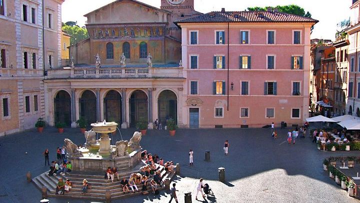 Piazza Santa Maria in Trastevere